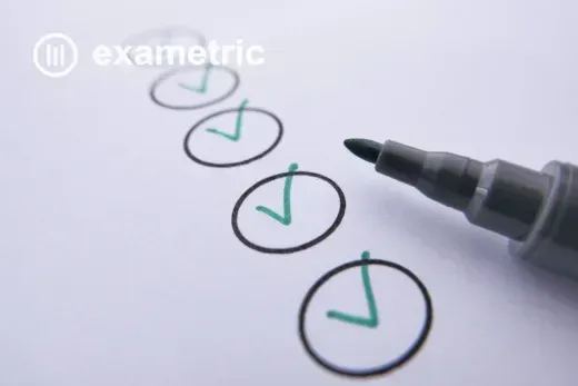 Checklist com itens marcados representando as etapas de uma avaliação 360 graus